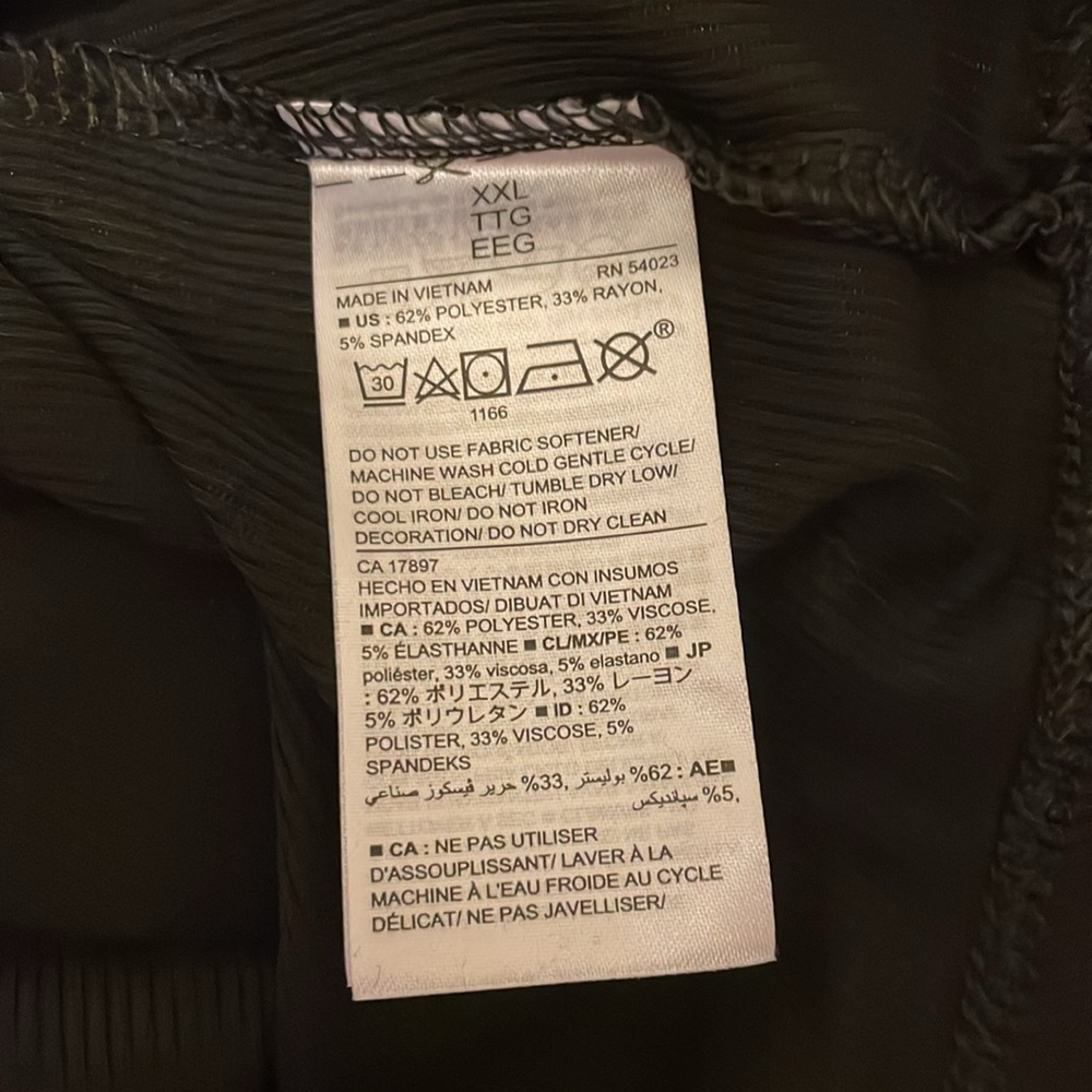 EUC Women’s Old Navy Active Black Tank size XL - Picture 3 of 4
